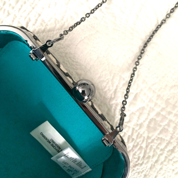 Live Love LOFT Ann Taylor Loft Handbag Clutch NWOT - Picture 11 of 11
